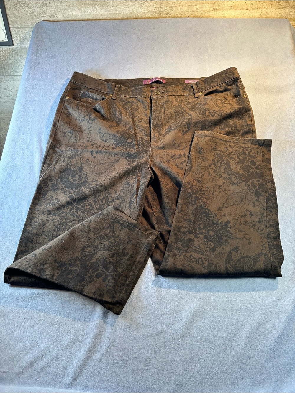 Gloria Vanderbilt Amanda High Rise Paisley Print Jeans Brown Black Straight Leg